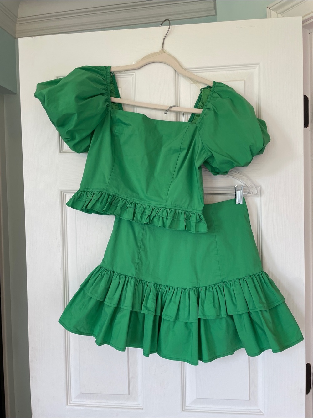 Green Puff Sleeve Crop Top and Ruffle Skirt Set M